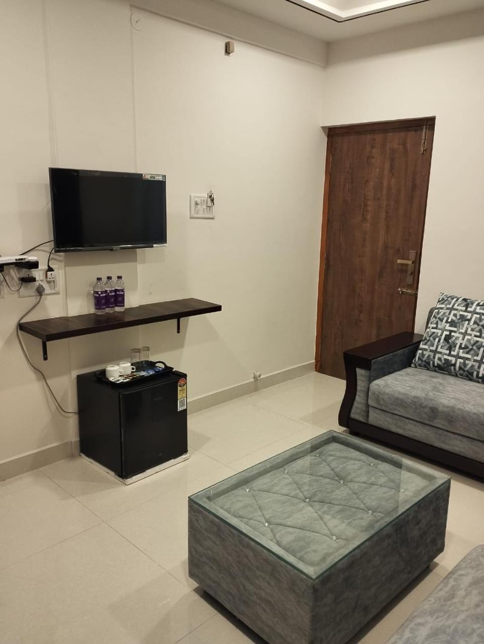 Annai Residency Hotel Велор Екстериор снимка