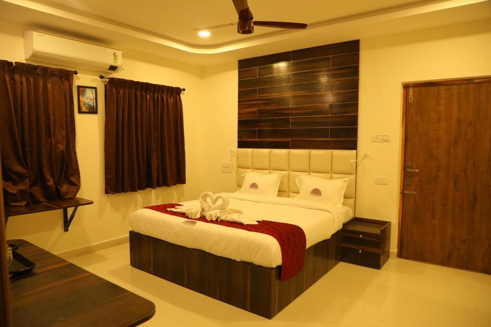 Annai Residency Hotel Велор Екстериор снимка